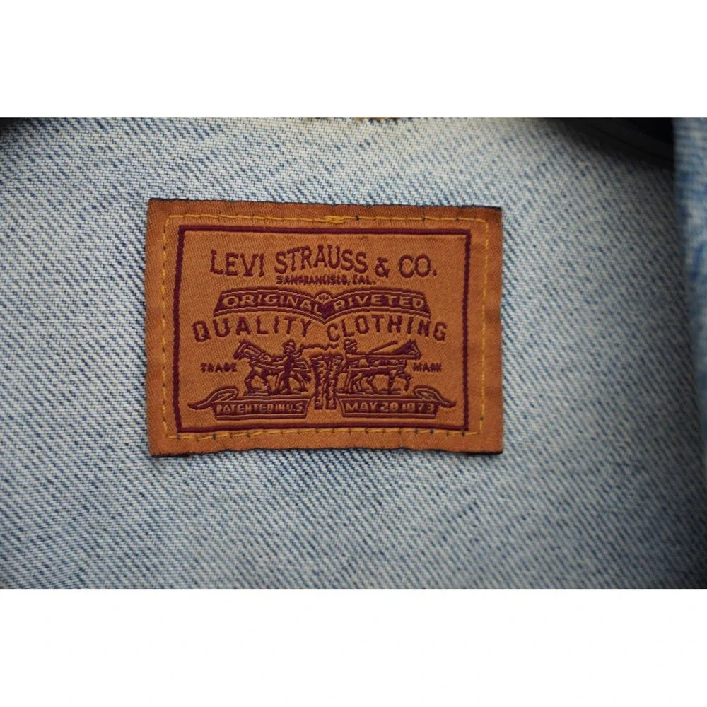 Vintage 90s Levi's Denim Trucker Jacket Mens M Light Wash Blue Cotton Button Up - Picture 13 of 13